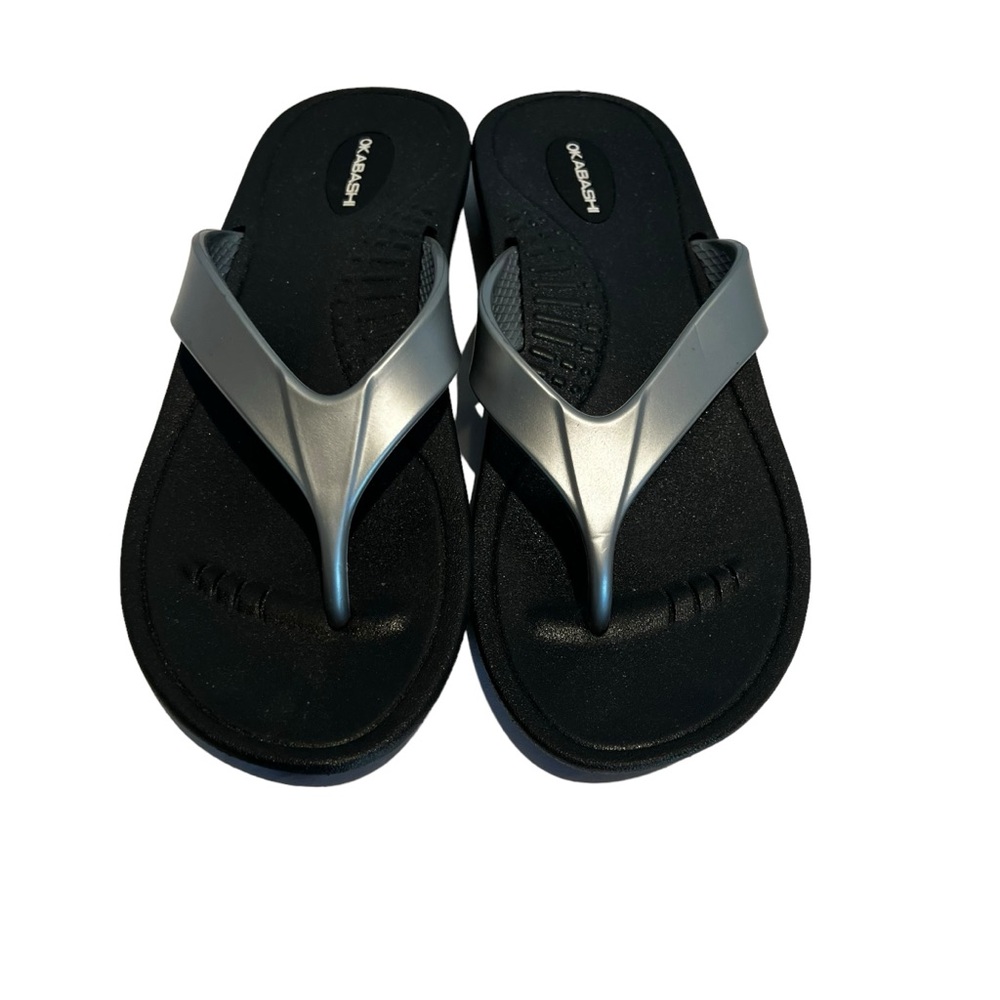 Women Okabashi size M black/silver water shoes flip flop (BB)